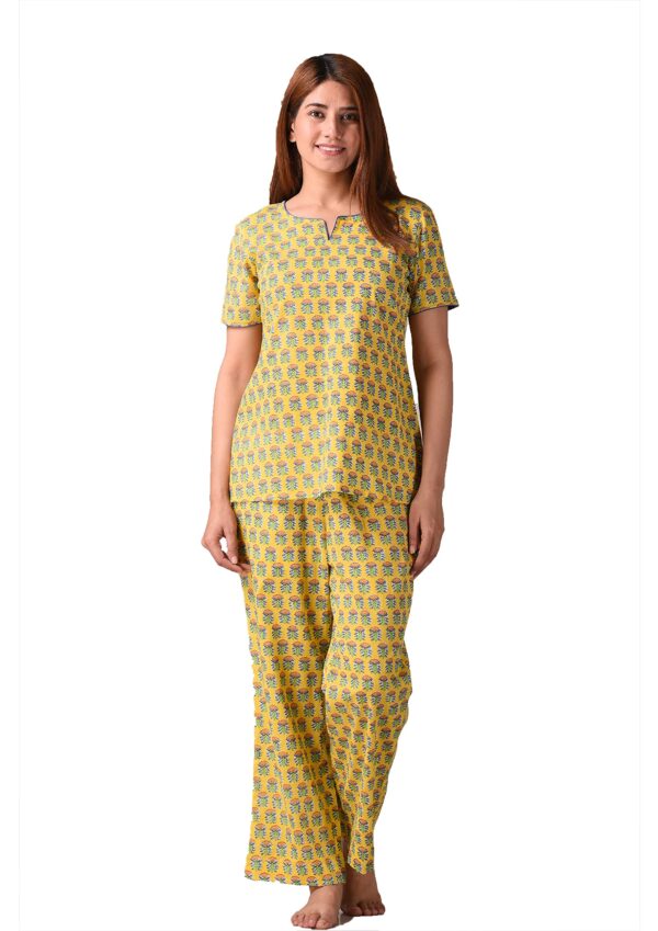KANNAHI Women Pure Cotton Paisley Printed Yellow Top & Pyjama Set, Nightwear, Nightsuit Set, Sleepwear,Pyjama Set, Loungewear (Combo of Top and Pyjama)