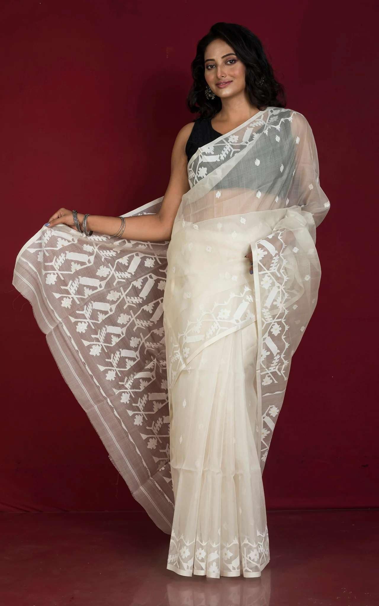 Bengal looms India Womens Indian Pure Muslin Silk Woven Karat Nakshi Motif Work Jamdani Saree With Blouse Piece (Off White And White) - Image 4